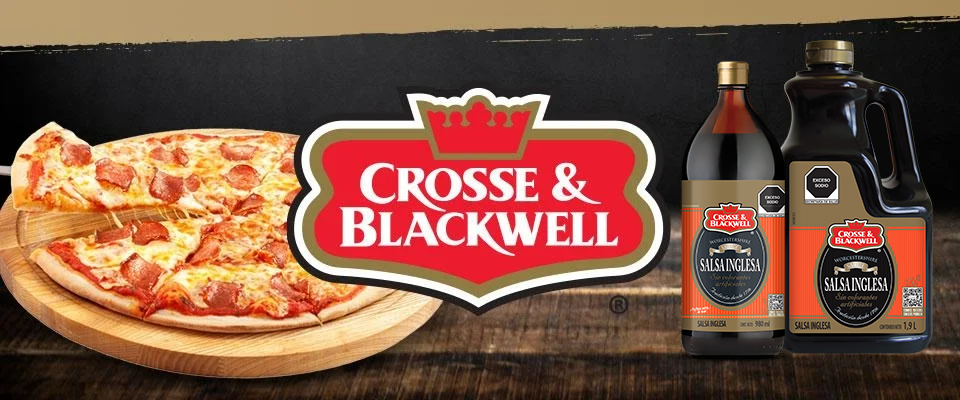 Banner negro de CROSSE &amp; BLACKWELL® con su salsa inglesa y una pizza familiar