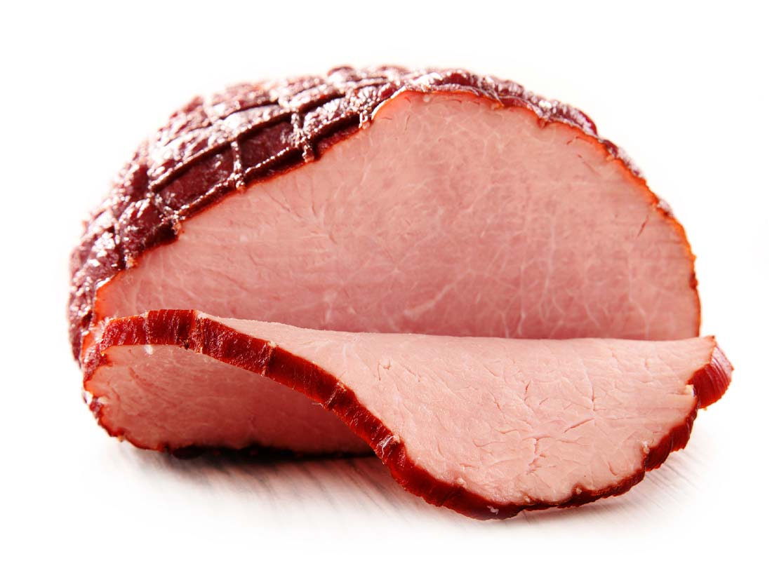 Trozo de jamón ahumado cortado en tiras que pasó por un método de conservación alimentos