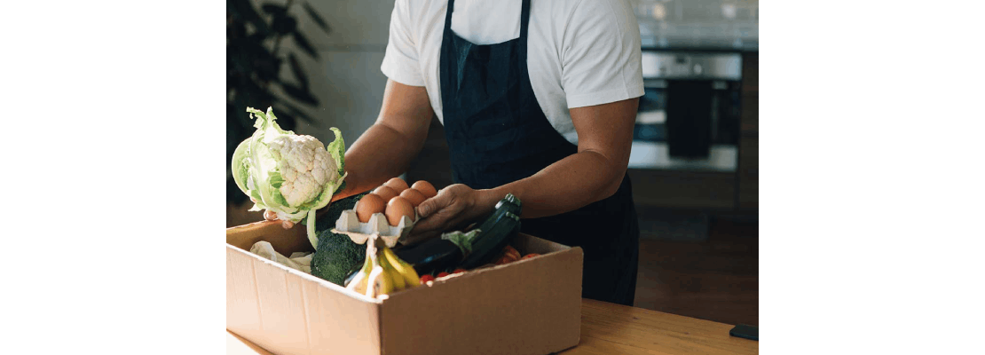 Chef iniciando un control de inventario de sus productos