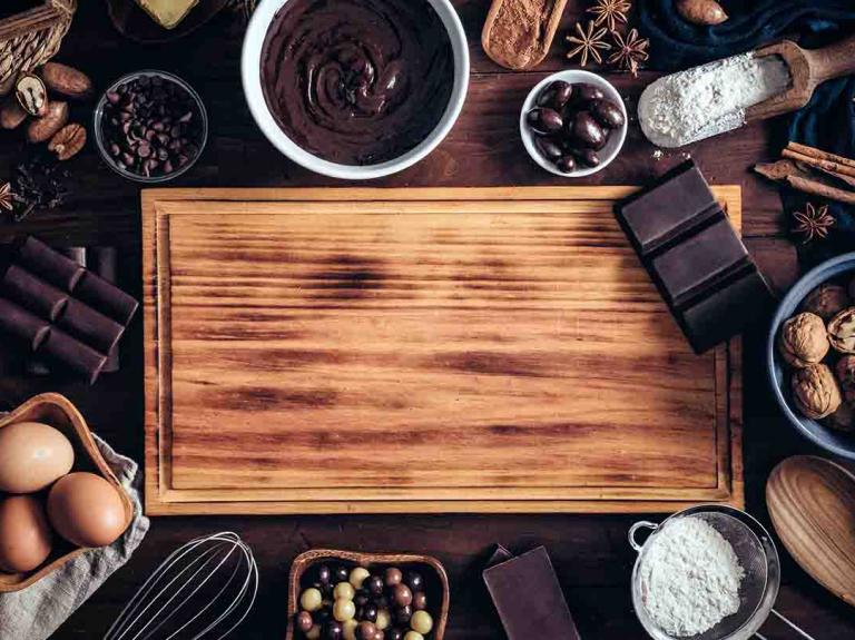Tipos de chocolate, ingredientes y utensilios para deliciosas recetas
