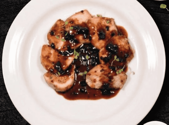 Lomo de cerdo en salsa de ciruela