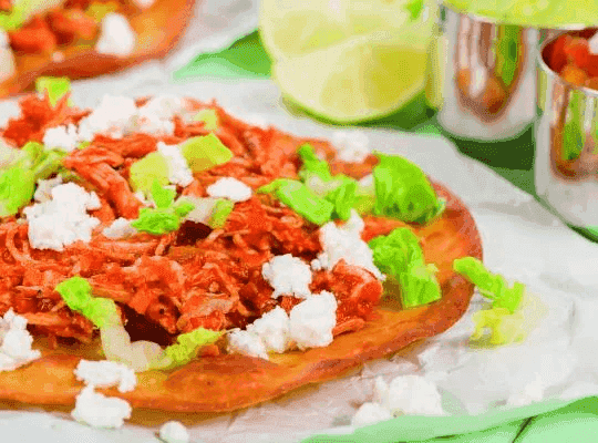 Tostadas de tinga de pollo