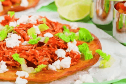 Tostadas de tinga de pollo