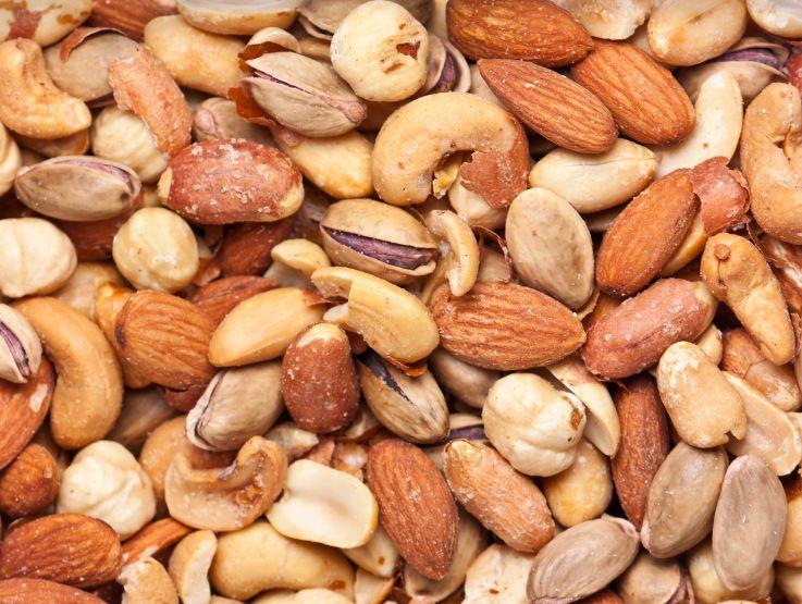 Mezcla de frutos secos y semillas como almendras, pistachos y nueces